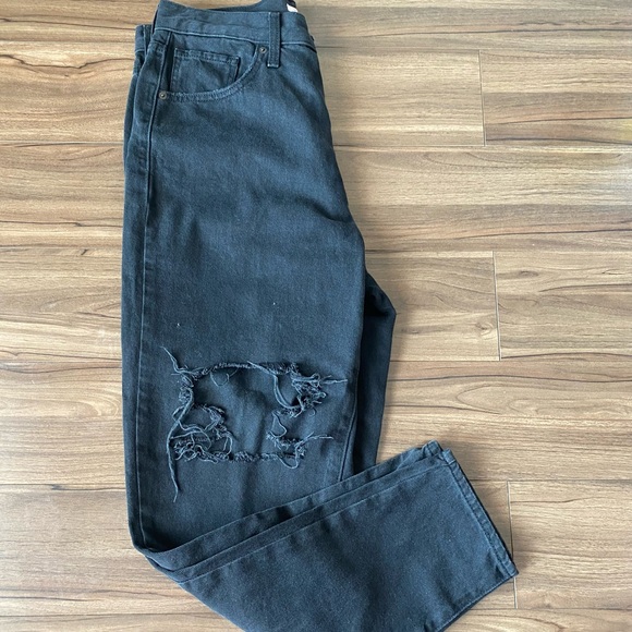 Levi Mom Jeans - Picture 1 of 3